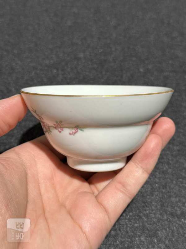 清晚期 粉彩花卉纹折腰杯一对 - 图5